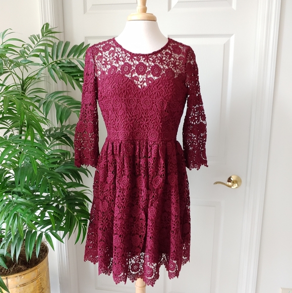 L'ATISTE Dresses & Skirts - L'ATISTE Lace Dress